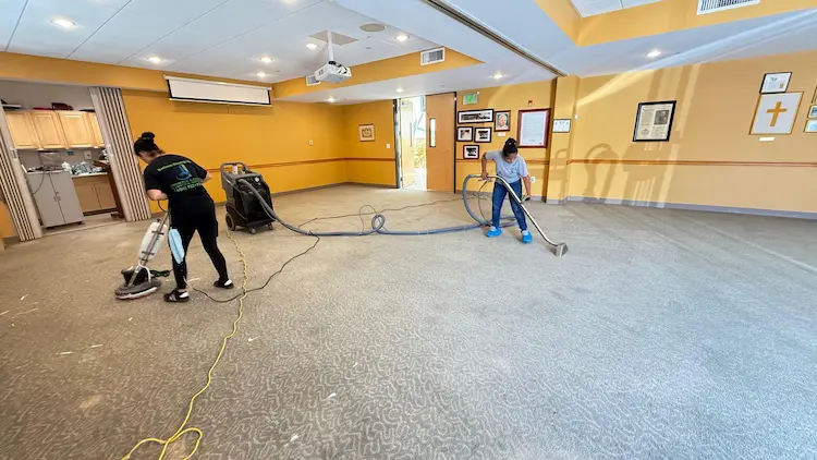 Commercial cleaning services in Princeton NJ - Maximum Cleaning L&L team at work
